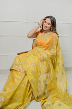 Load image into Gallery viewer, Kota Tissue Silver Lily Flower Broder with Buti Saree
