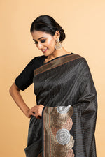 Load image into Gallery viewer, Benaras Silk Sunburst Design Saree
