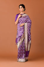 Load image into Gallery viewer, Banarasi Silk Silver and Gold Cluster with Fish Scheak Border Saree
