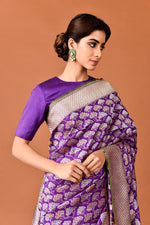 Load image into Gallery viewer, Banarasi Silk Silver and Gold Cluster with Fish Scheak Border Saree
