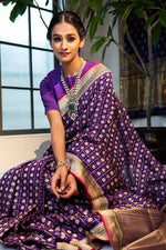 Load image into Gallery viewer, Benaras Silk Bridal Jaal Saree
