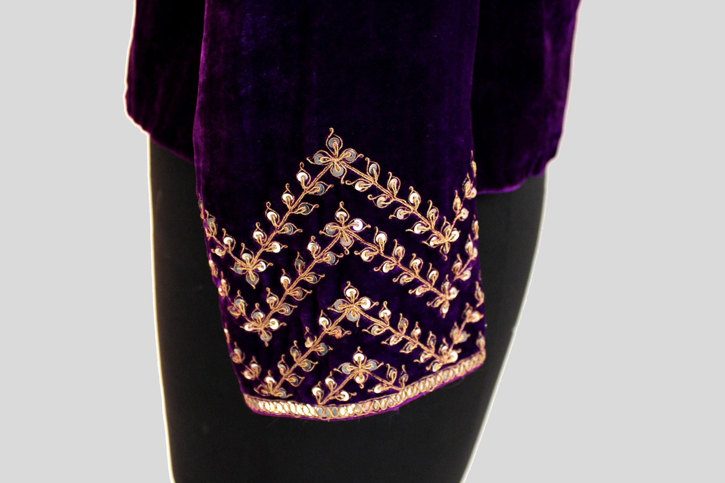 Velvet Dori Embroidered Greaded Herringbone Brocade Paan Buta Purple Jaket