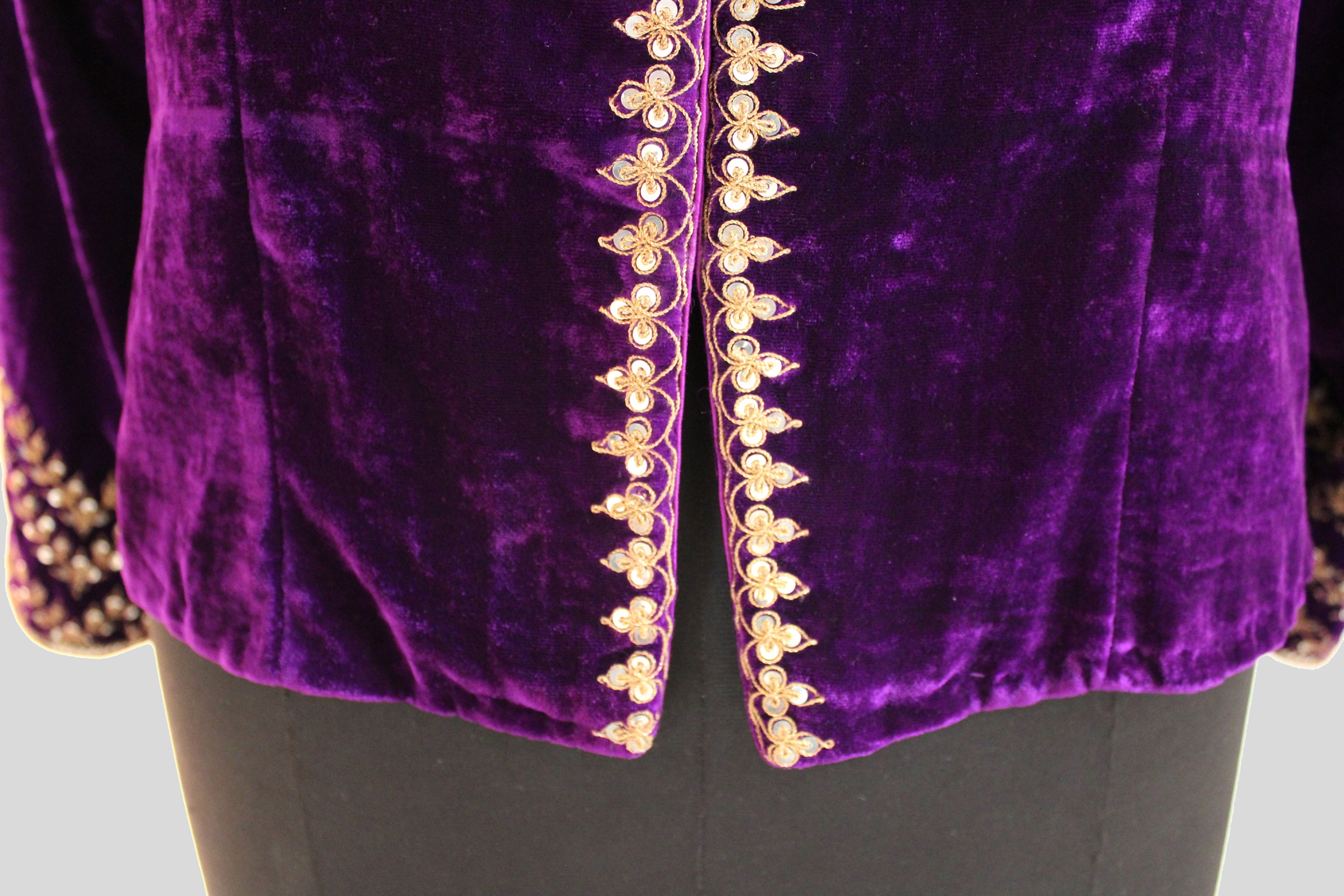 Velvet Dori Embroidered Greaded Herringbone Brocade Paan Buta Purple Jaket