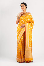 Load image into Gallery viewer, Benaras Silk Checks Design With Peopock Motif Saree
