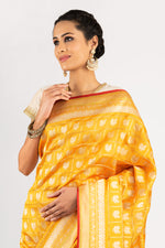 Load image into Gallery viewer, Benaras Silk Checks Design With Peopock Motif Saree
