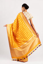 Load image into Gallery viewer, Benaras Silk Checks Design With Peopock Motif Saree

