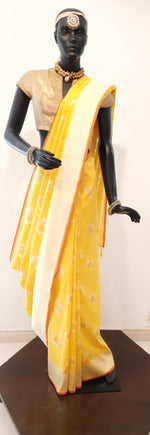 Load image into Gallery viewer, Benaras Silk Cluster Rose Katan Resham Buti Saree

