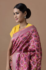 Load image into Gallery viewer, Benaras Silk Bunch of Flowers Jaal Saree
