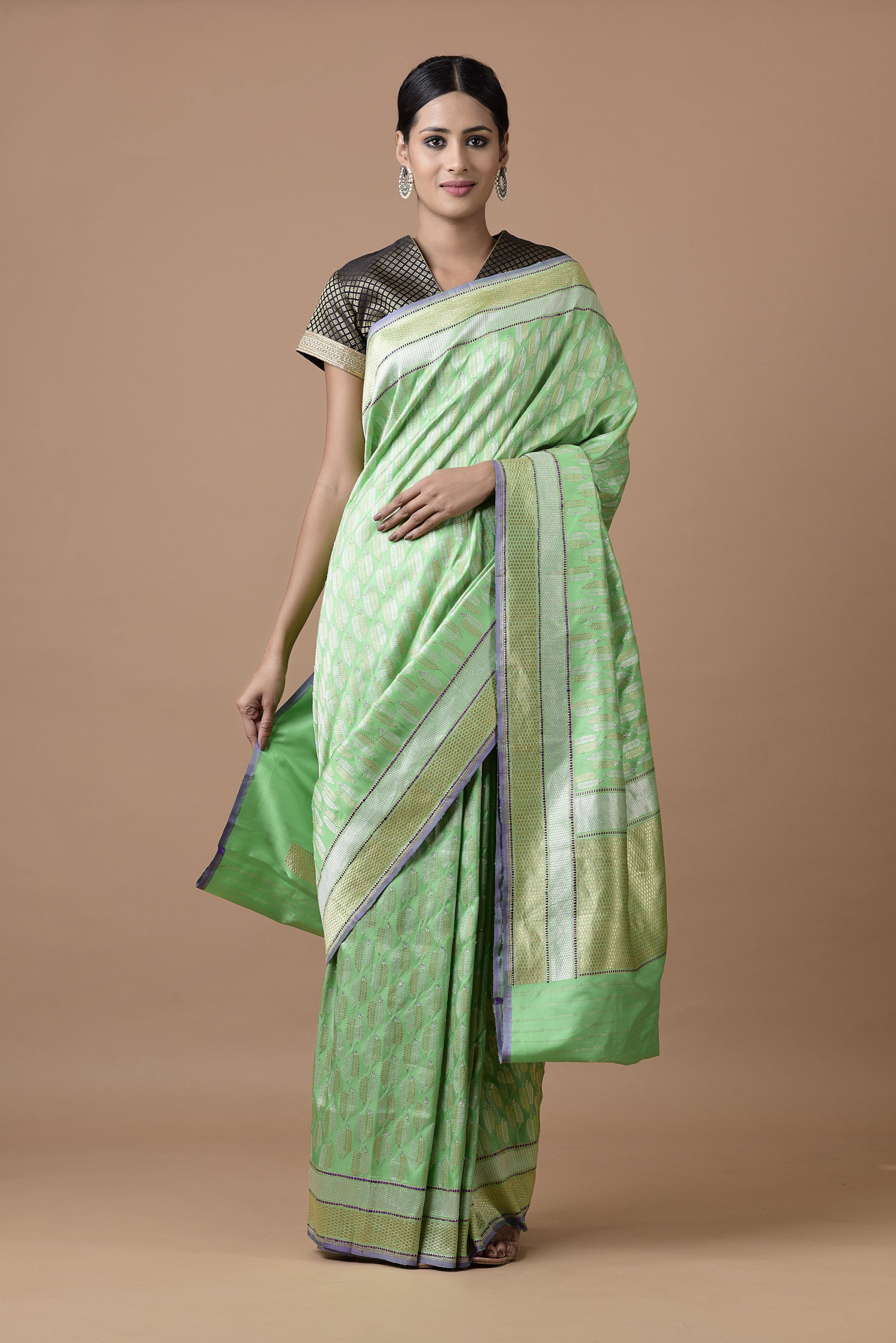 Benaras Silk Silver / Gold Double Leaf Motif Saree
