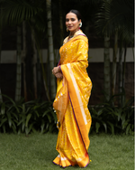Load image into Gallery viewer, Benaras Satin Flying Birds Motif Yellow Saree

