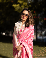 Load image into Gallery viewer, Benaras Silk Cluster Rose Katan Resham Buti Saree
