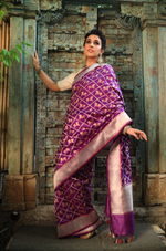 Load image into Gallery viewer, Benaras Silk Chetak Jaal Red Saree
