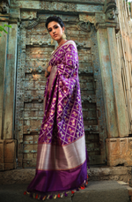 Load image into Gallery viewer, Benaras Silk Chetak Jaal Red Saree
