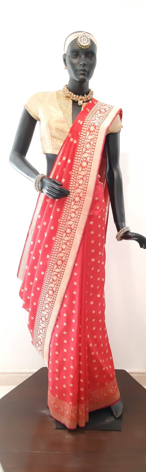 Benaras Silk Traditional Buti Saree