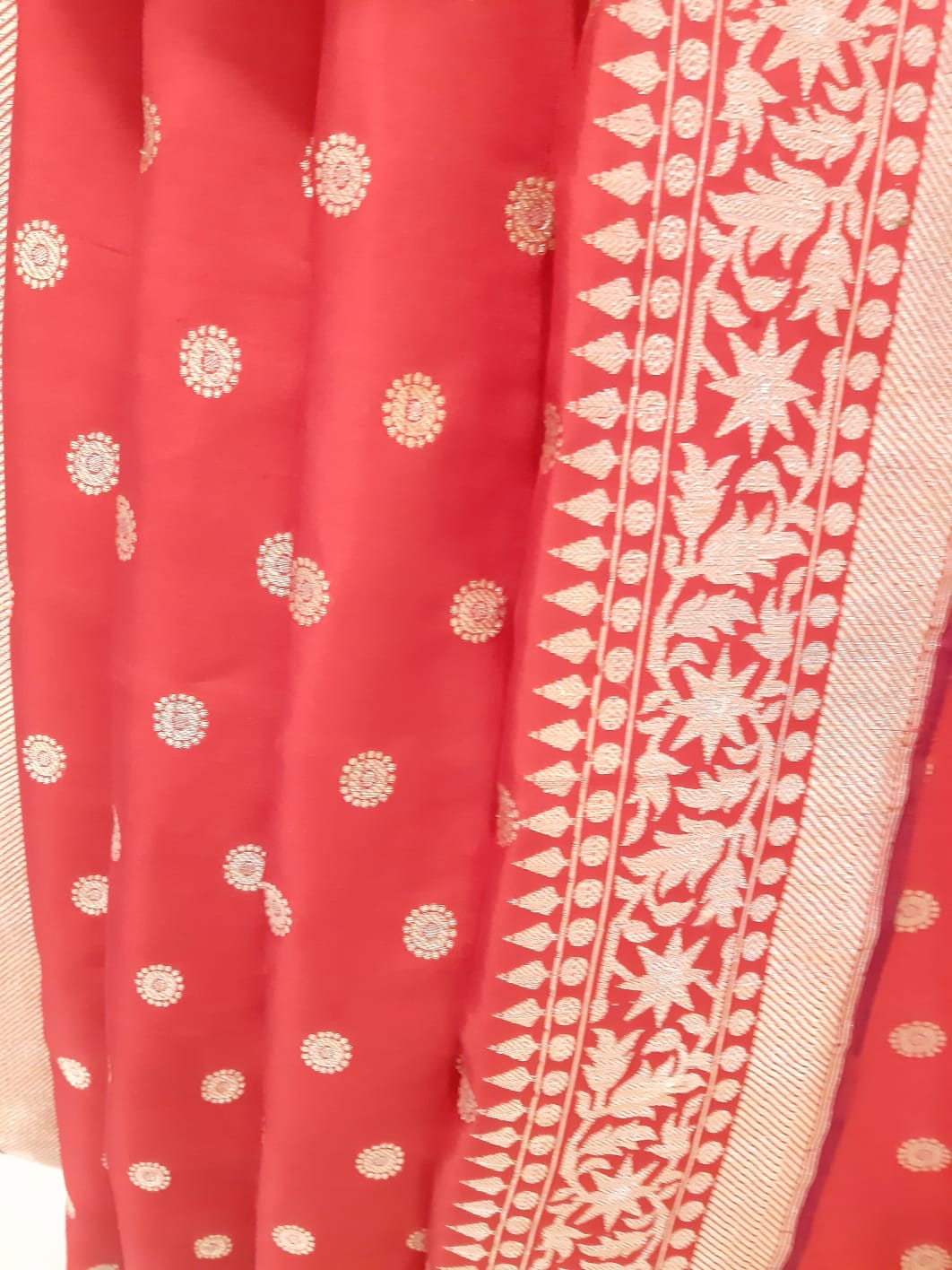 Benaras Silk Traditional Buti Saree