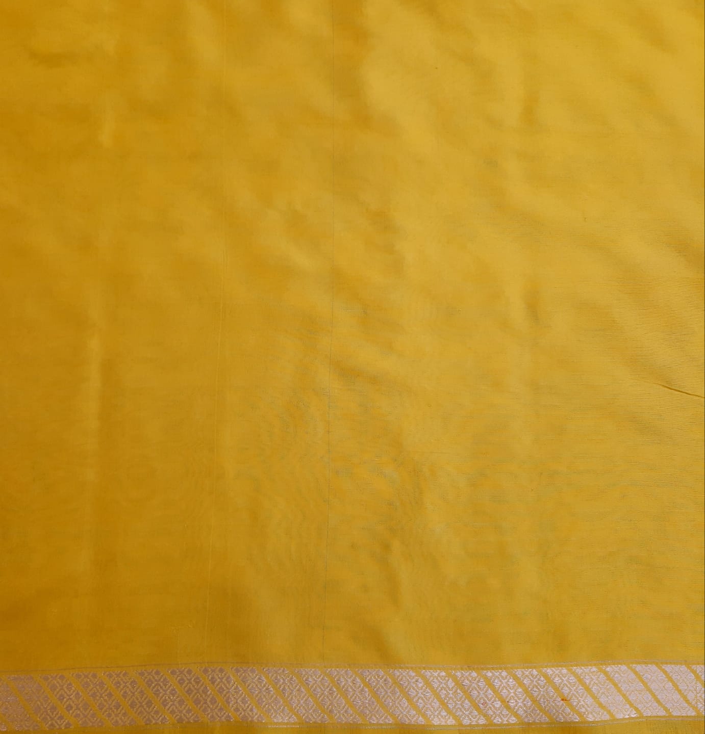 Benaras Silk Guthwa Flower Buti Saree