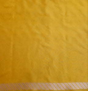 Benaras Silk Guthwa Flower Buti Saree