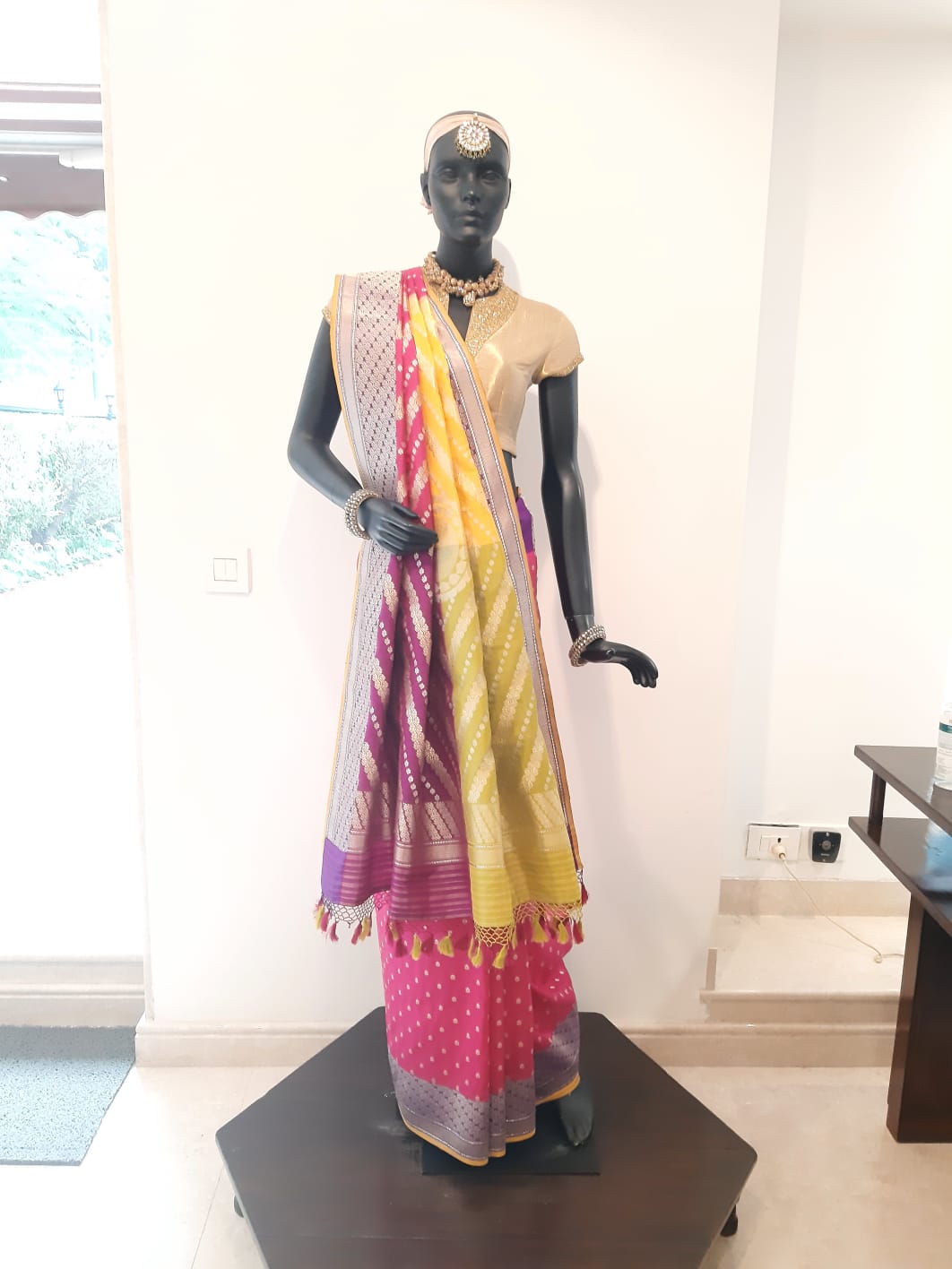 Benaras Silk Chaar Rang (4-colour) Palla with Zari Buti Saree
