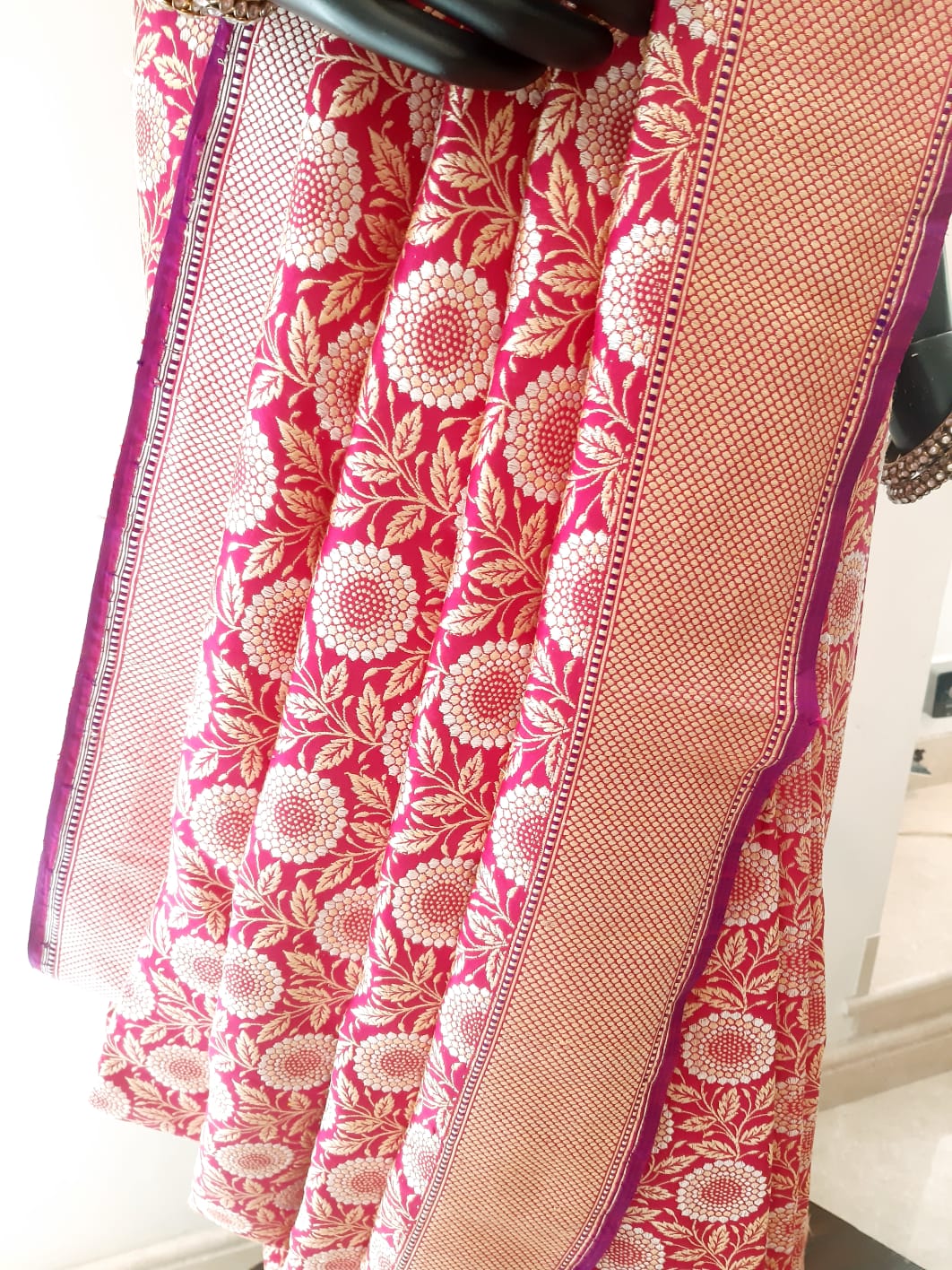 Benaras Silk Flower Hexagon Jaal Saree