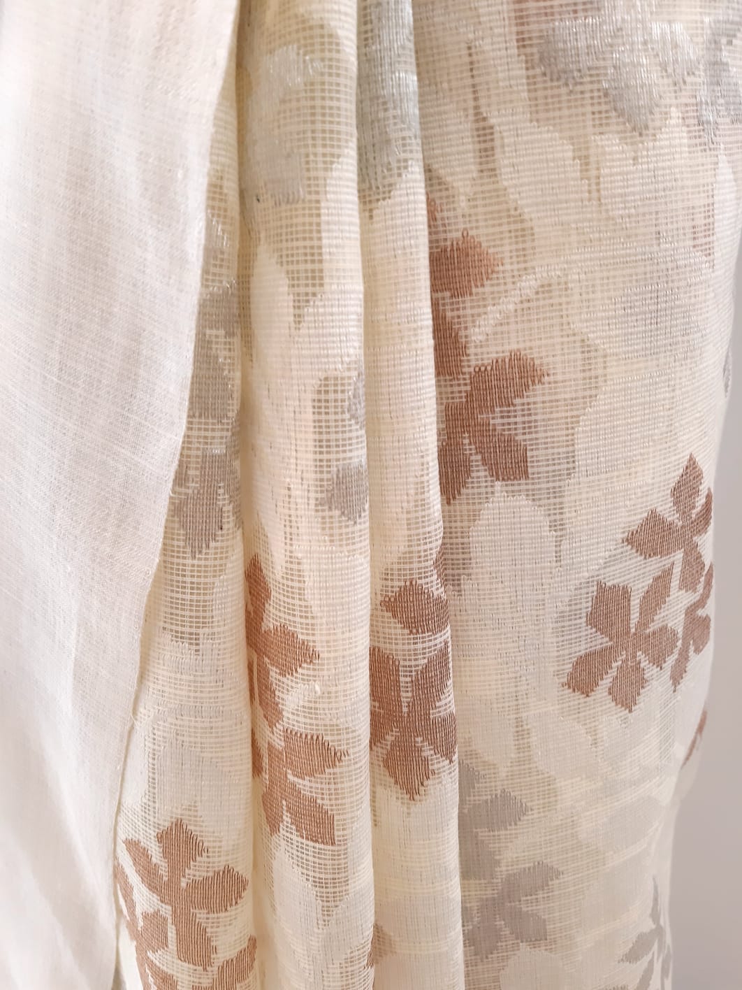 Kota Sada Three Flower Jaal Silver Gold Saree