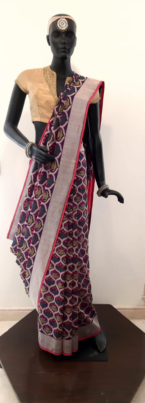Benaras Silk Bunch of Flowers Jaal Saree