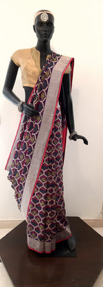 Load image into Gallery viewer, Benaras Silk Bunch of Flowers Jaal Saree
